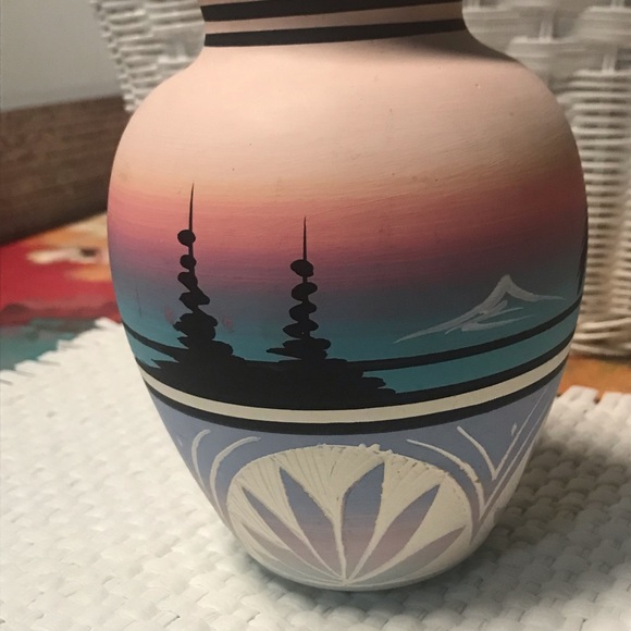 Beautiful Vintage Navajo Pottery Vase Signed Indian Art Desert Sunset Mesa - Picture 8 of 13